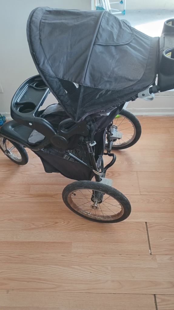 Baby Trend Jogger Stroller - photo 2