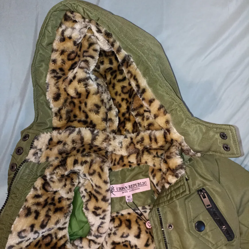 ‼️New‼️Urban Republic Girls' Collection 3T Olive Jacket image indicator(6)
