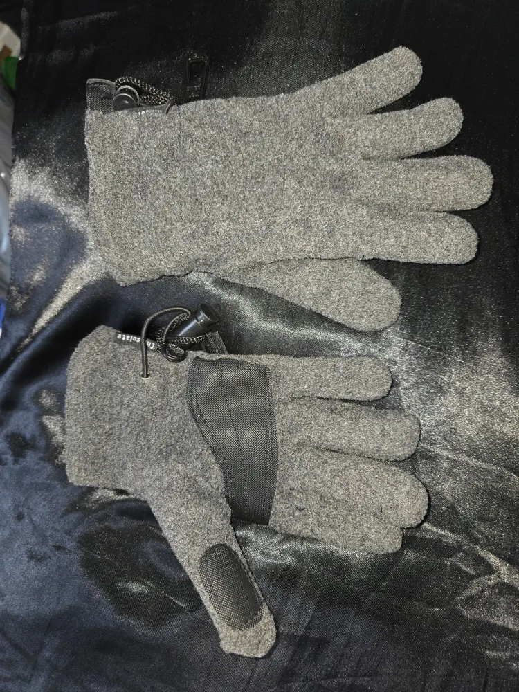 Thinsulate Grey Gloves - Children's M/M✨️🧤 image indicator(3)