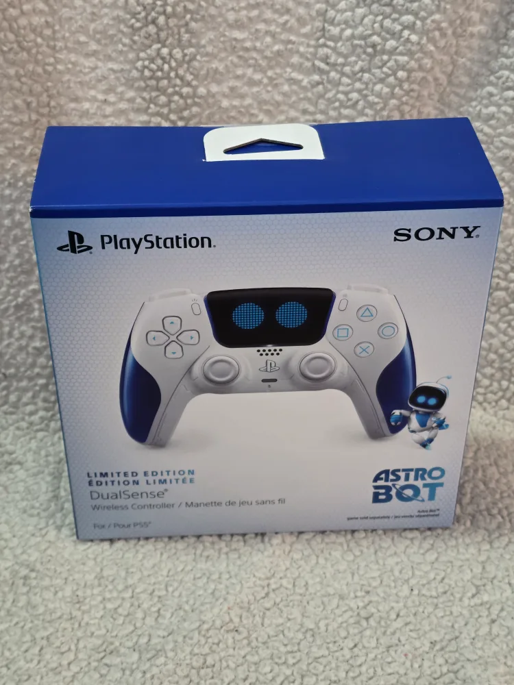 Astro Bot ps5 controller ps5 brand new thumbnail