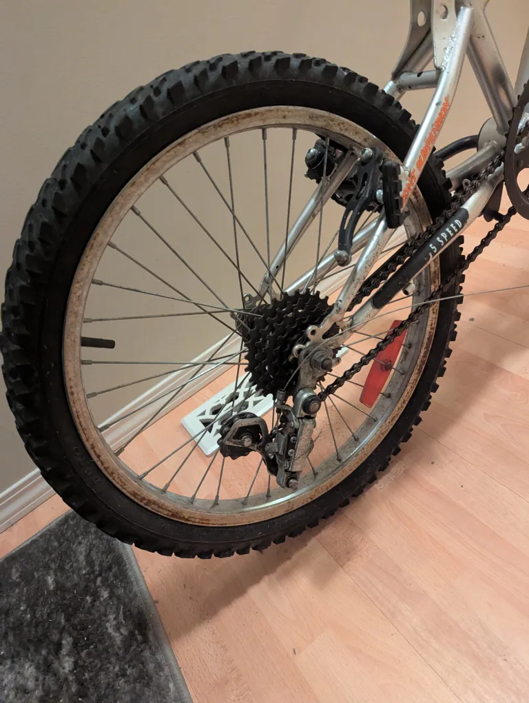 Absolutely everything wrong with this bike maybe the frame image indicator(5)