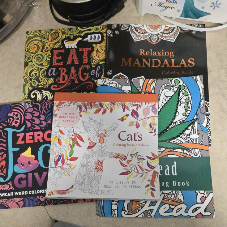 Adult Colouring Books - Cats, Mandalas & More! - photo 3