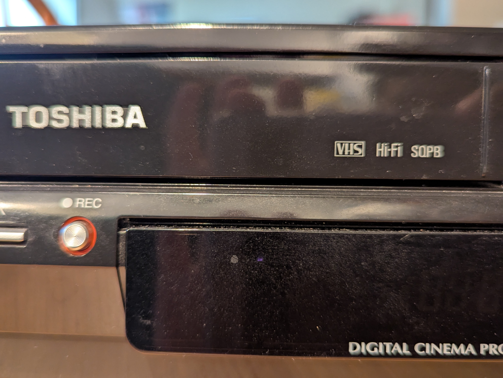 Toshiba SD-V395 DVD/VCR Combo Player - photo 3