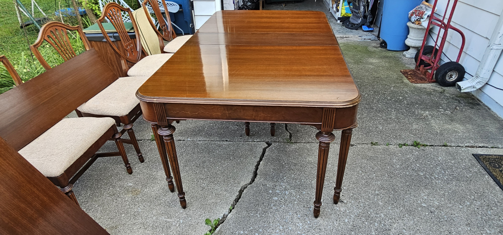 Berkey and gay mahogany antique dining room set. - photo 2