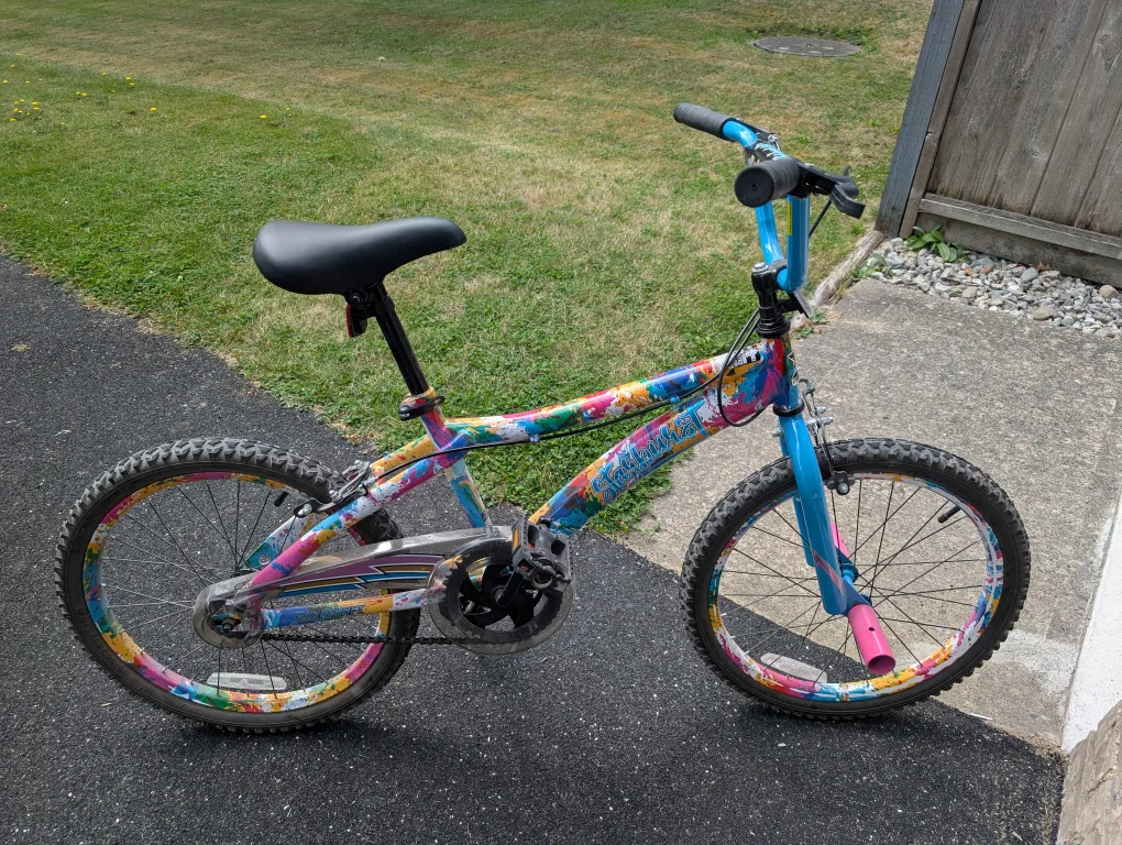 Dynacraft Starburst Kids' Bike thumbnail