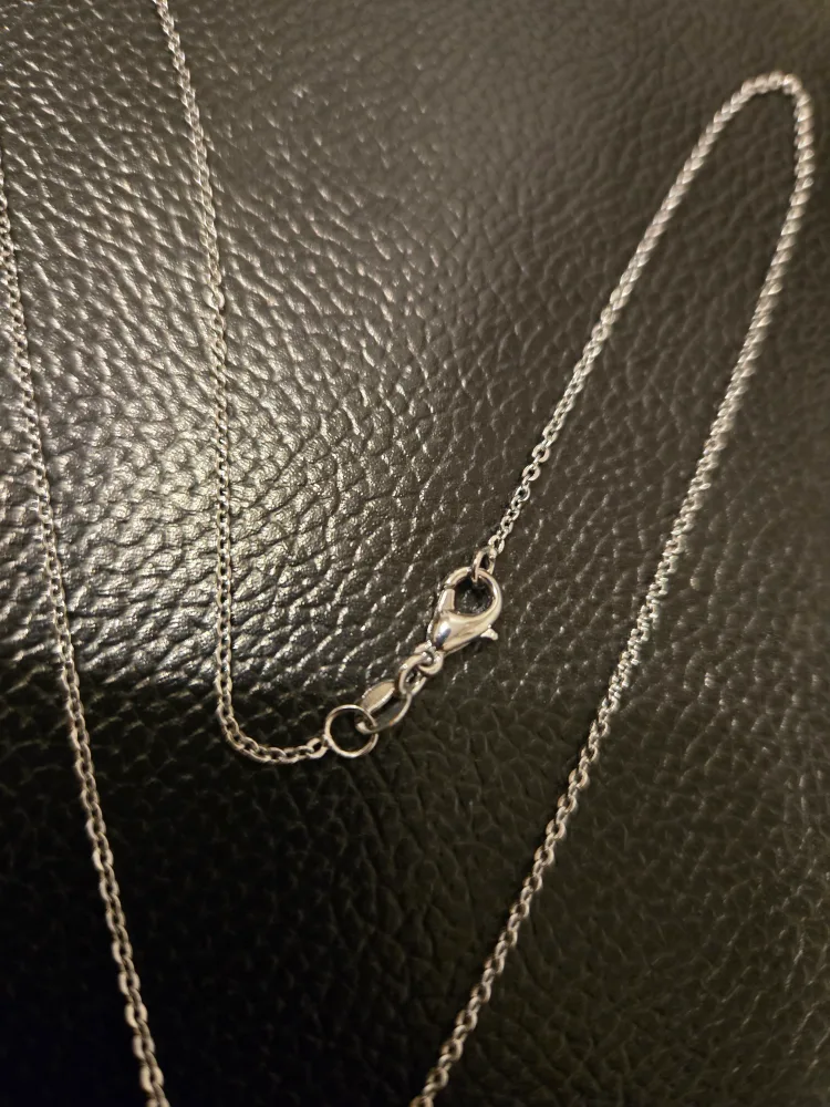 Silver Tone Clover Pendant Necklace image indicator(4)