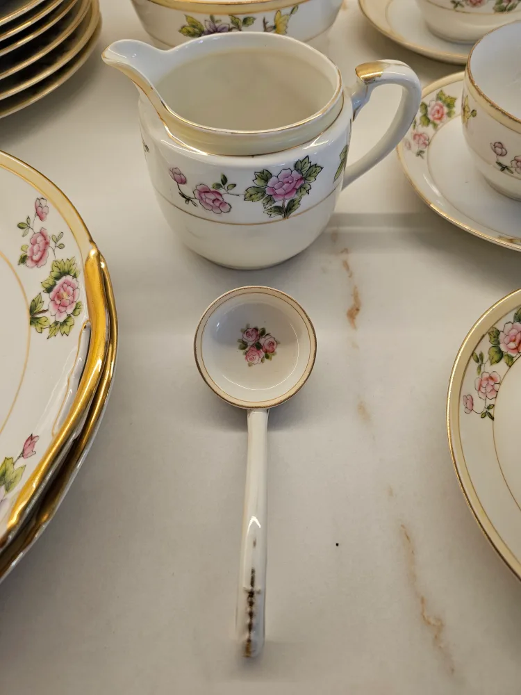 Vintage Floral & Gold China Set Nippon image indicator(6)