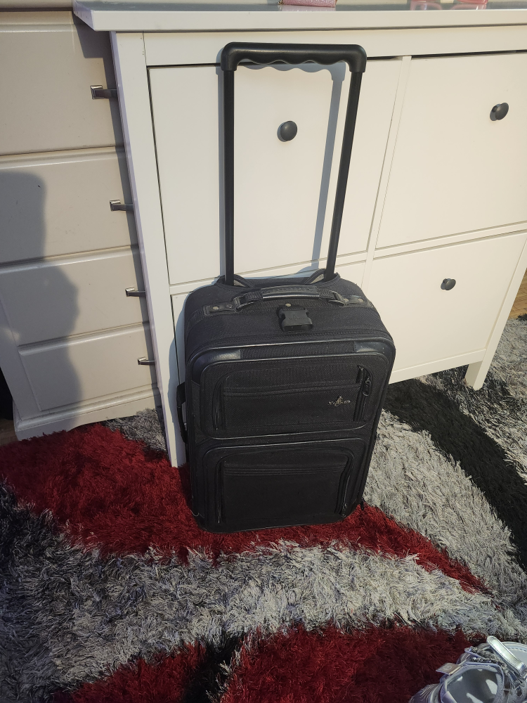 Atlantic Black Carry-on Suitcase 21 inch