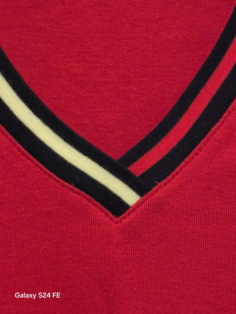 Tommy Hilfiger Red V-Neck T-Shirt - Size S image indicator(2)
