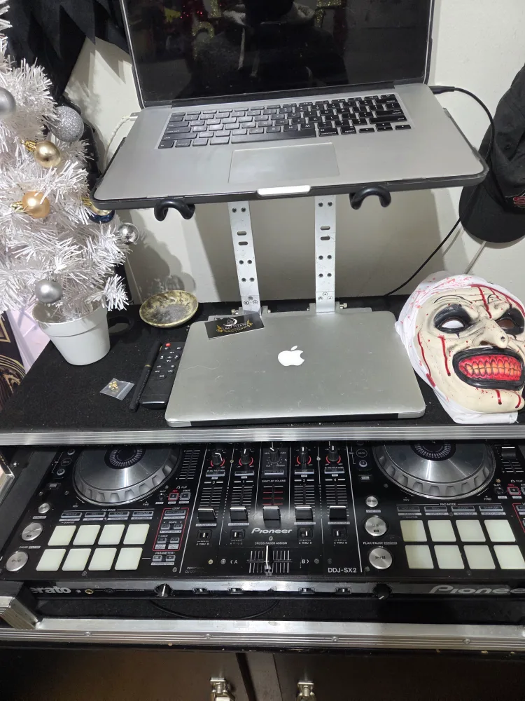 Pioneer DDJ-SX2 DJ Controller