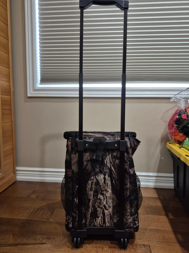 Uline Rolling Cooler Bag - Camo image indicator(5)