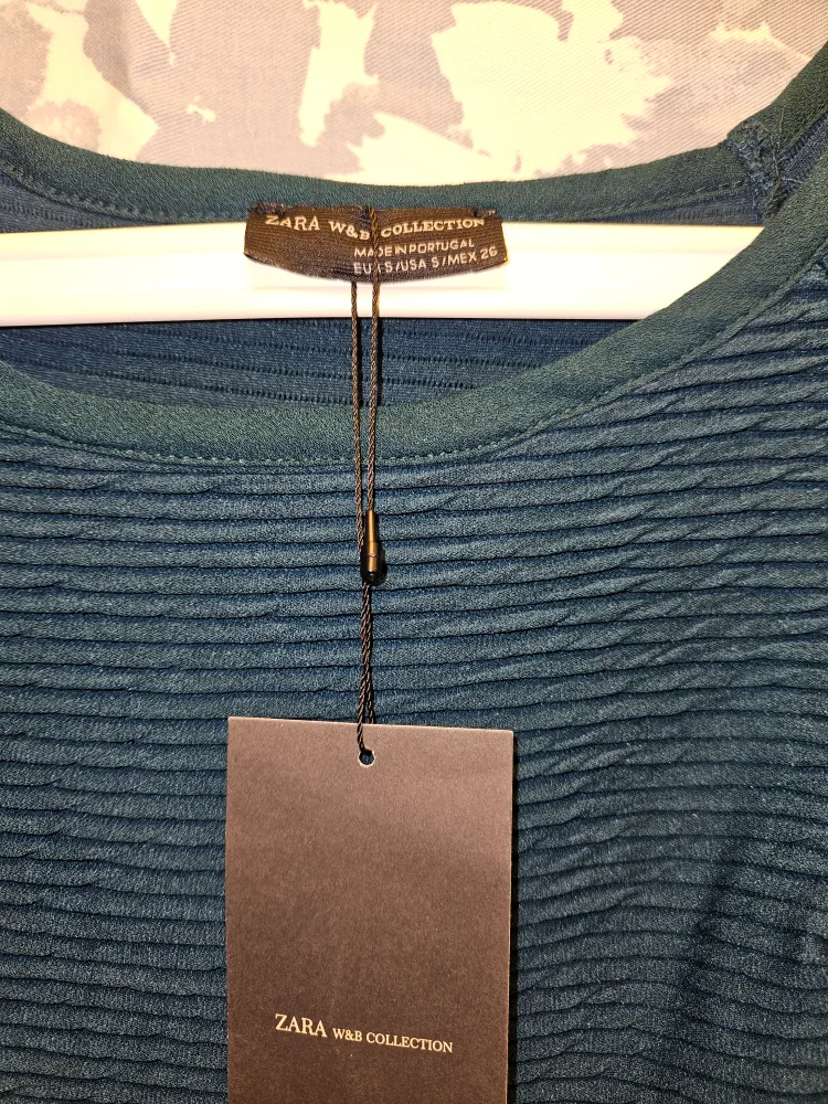 Zara W&B Collection Top - Size S image indicator(3)