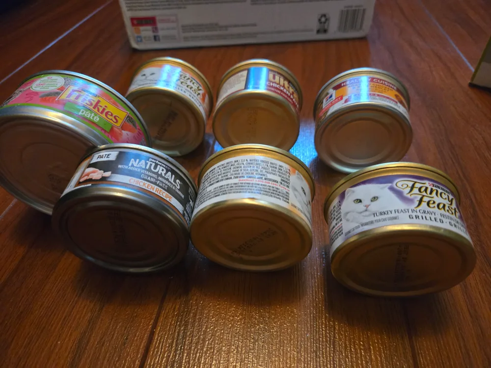 Mixed Variety of Canned Cat Food image indicator(2)