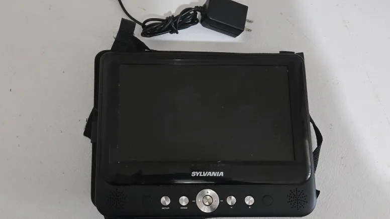 🧡Sylvania Portable DVD Player thumbnail
