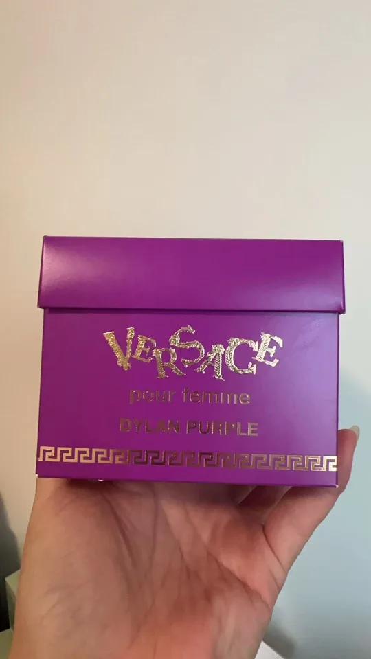 Versace Dylan Purple Perfume Set from Shoppers image indicator(5)