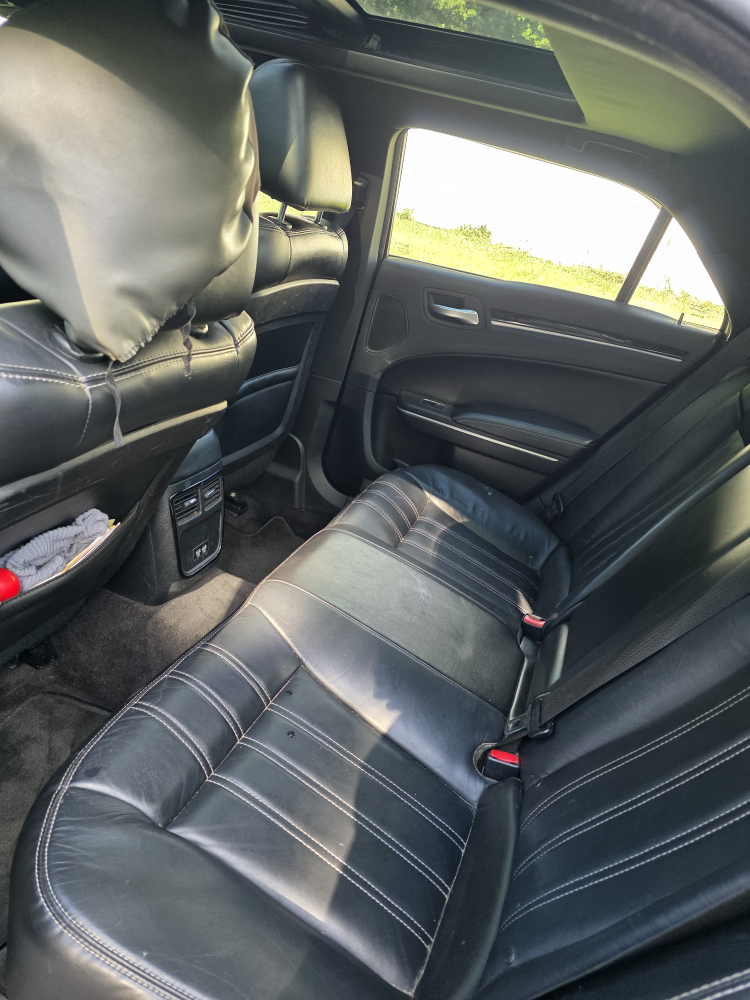 2017 Chrysler 300s - photo 5