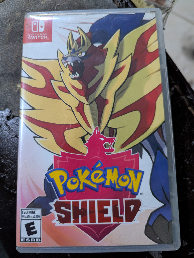 Pokémon Shield - Nintendo Switch Game