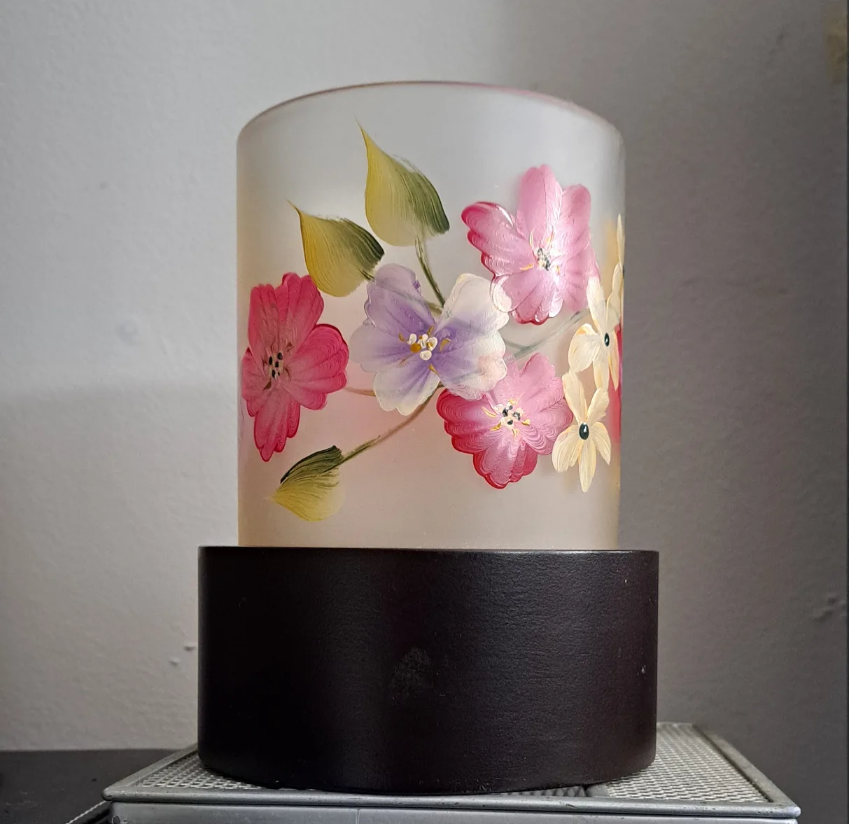 Floral Painted Candle Holder image indicator(3)