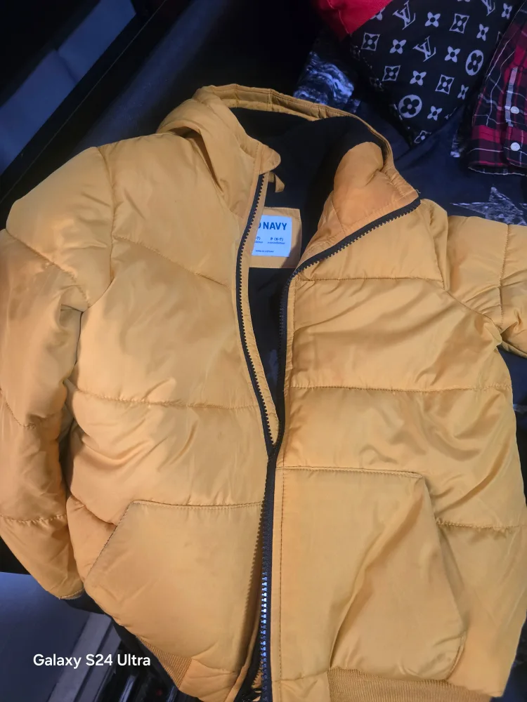 Mixed Clothing Lot - Kangol, Old Navy, Chaps image indicator(5)