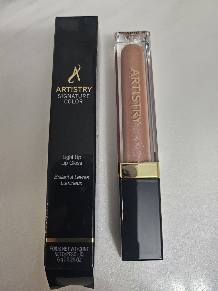 Artistry Signature Color Light Up Lip Gloss *NEW
