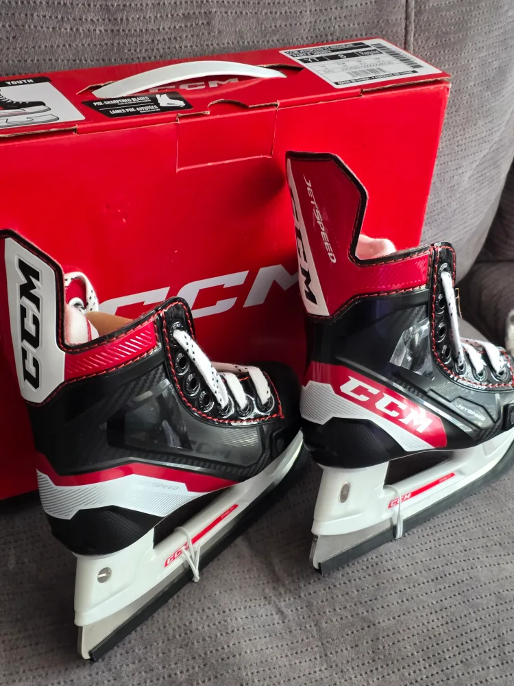 CCM Jetspeed Youth Ice Skates - Size 9 Brand New from $35 image indicator(4)