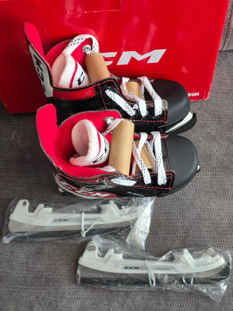CCM Jetspeed Youth Ice Skates - Size 9 Brand New from $35 image indicator(8)