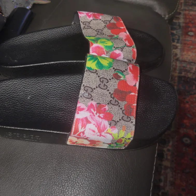 Gucci Floral Slides thumbnail