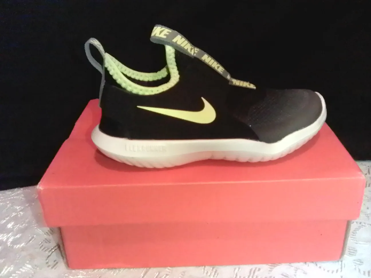 Nike Flex Runner Black/Yellow thumbnail
