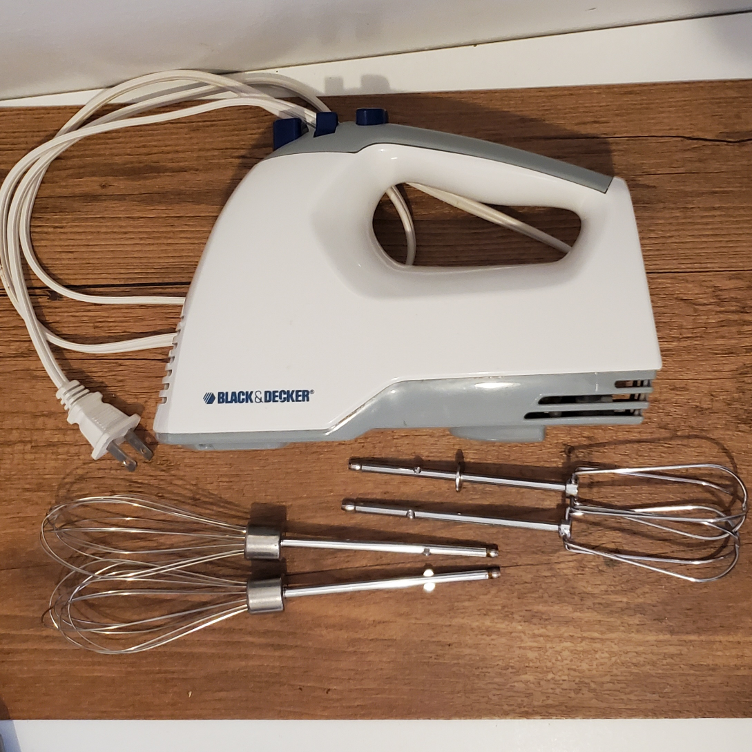 Black & Decker Hand Mixer - photo 2