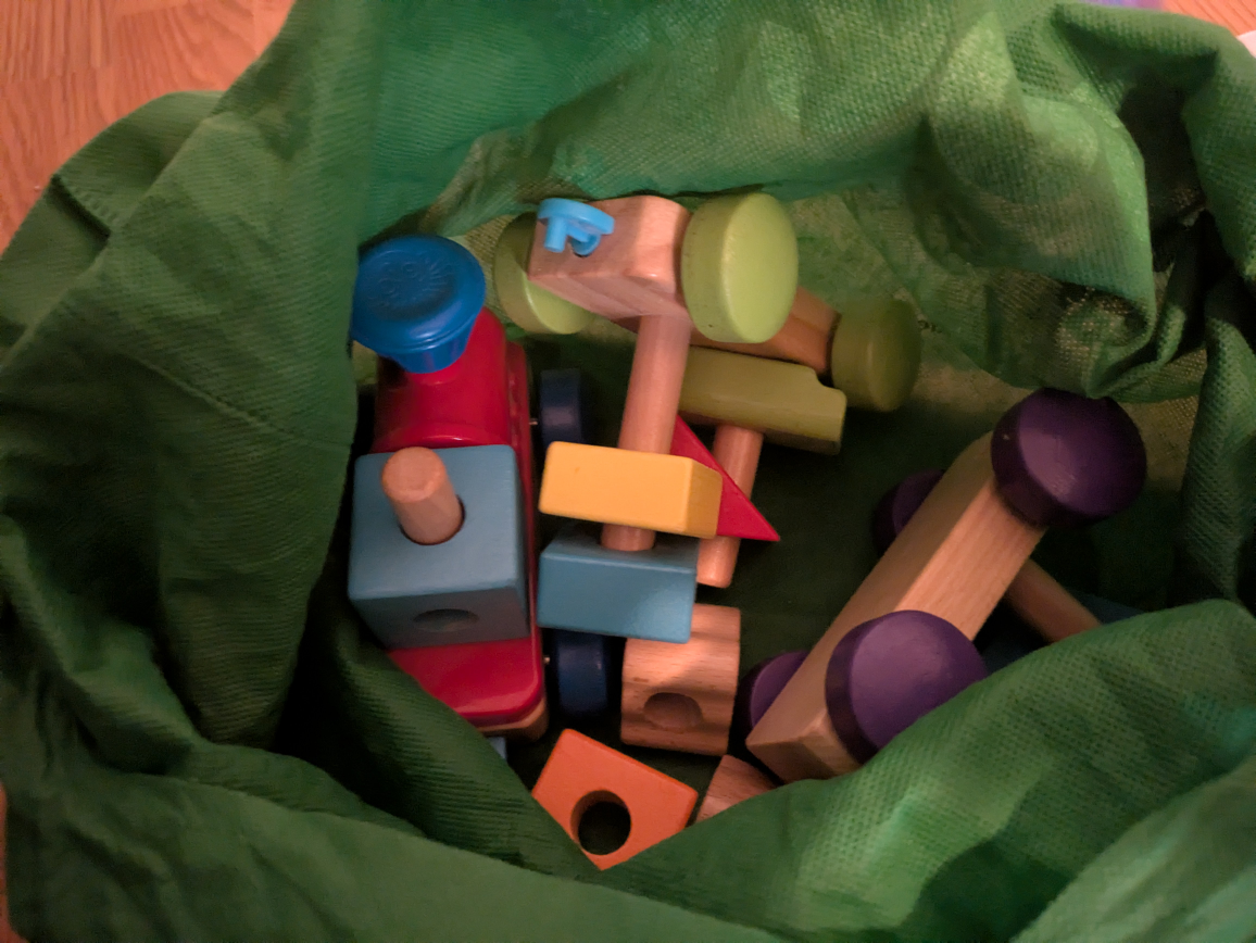 Baby train, magnets and connectors - photo 2