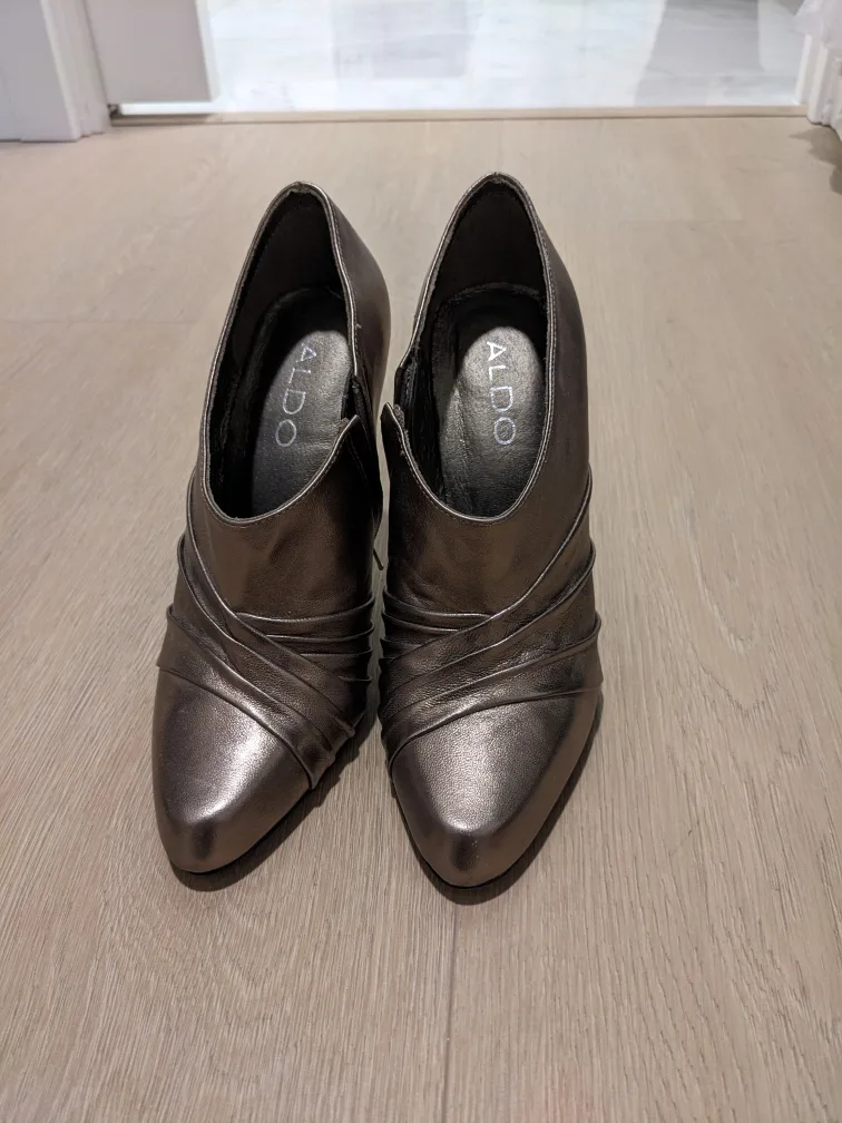 Aldo Bronze Heeled Booties - Size 5 thumbnail