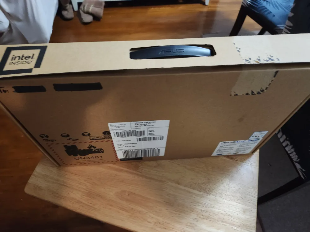 Asus Vivobook Windows Laptop (essentially NEW) thumbnail