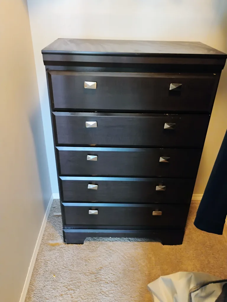 Dark Brown 5-Drawer Dresser