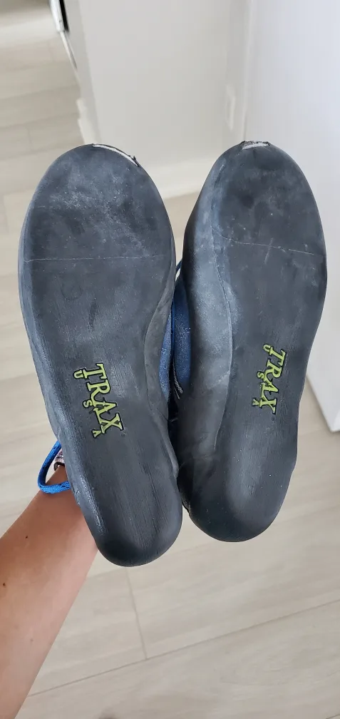 Five Ten Climbing Shoes - Size 38 (6US) image indicator(5)