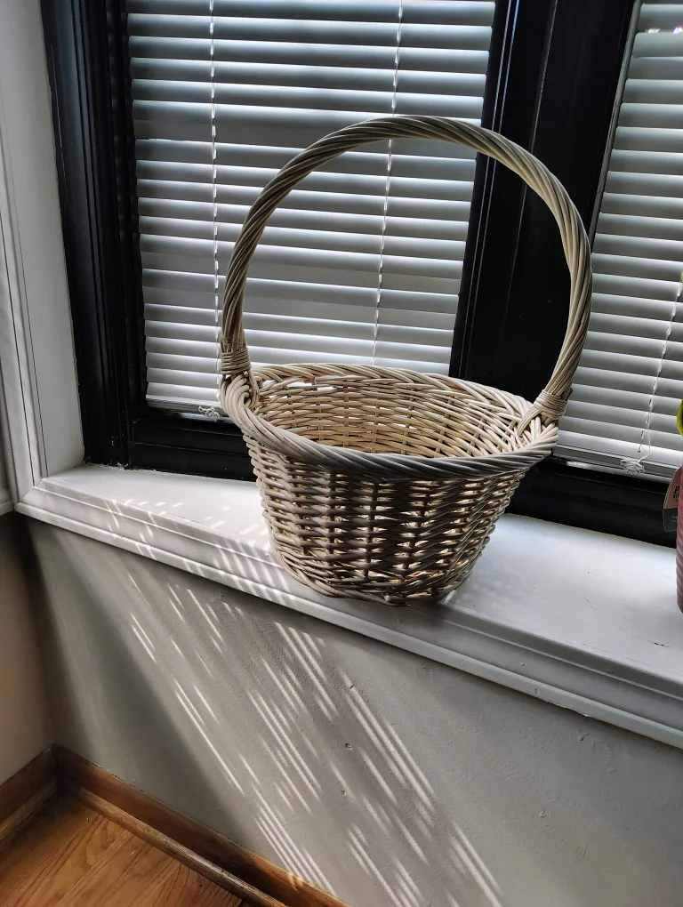 Wicker Basket with Handle thumbnail