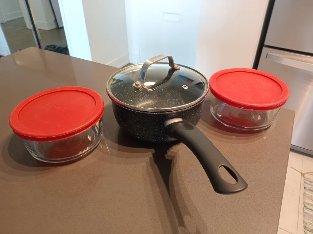 Pot with Lid & Glass Storage Containers image indicator(2)