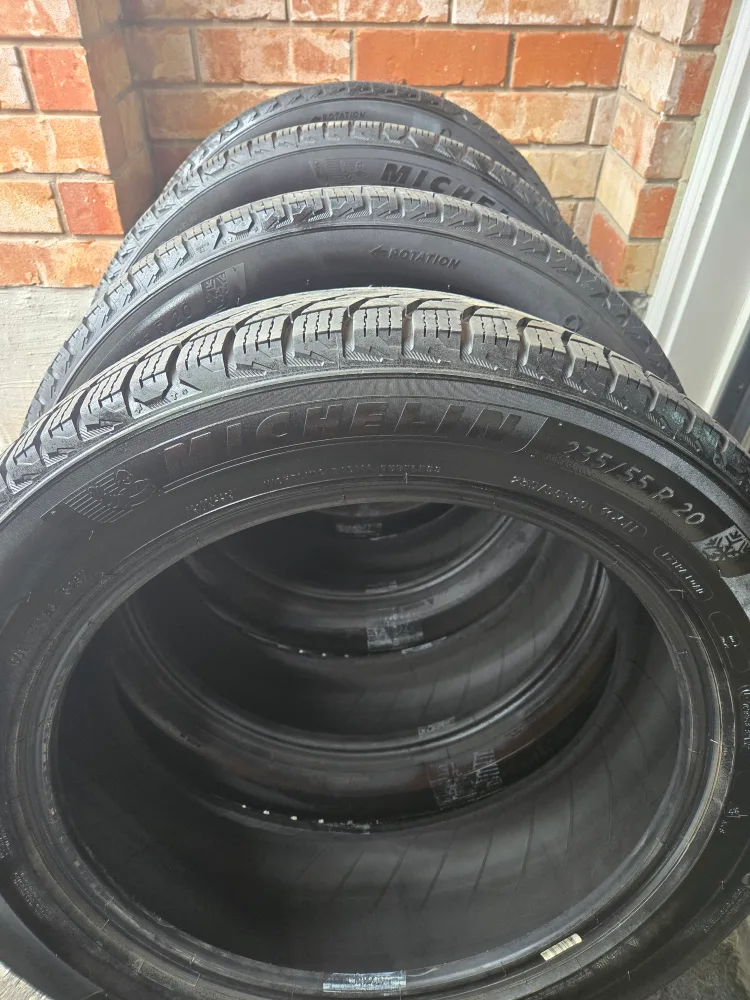 Michelin X-Ice Snow SUV WINTER Tires 235/55R20