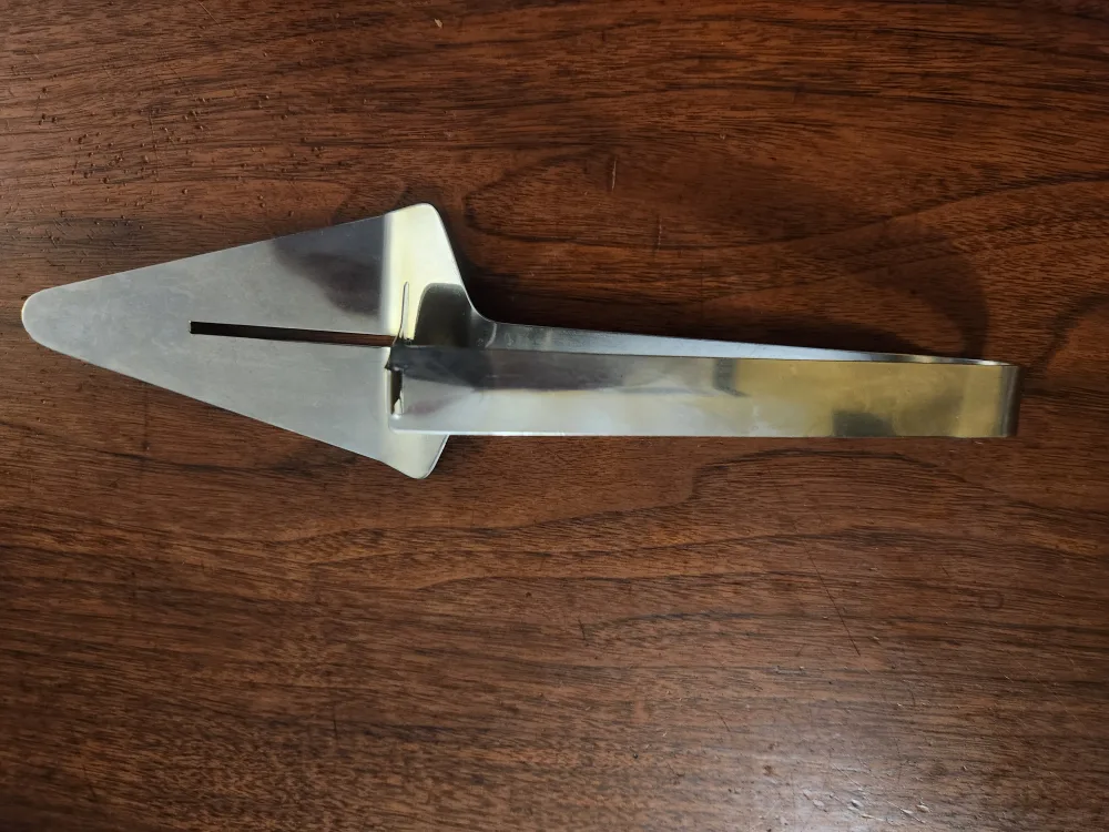 Cake/pie lifter with accessibility feature image indicator(2)