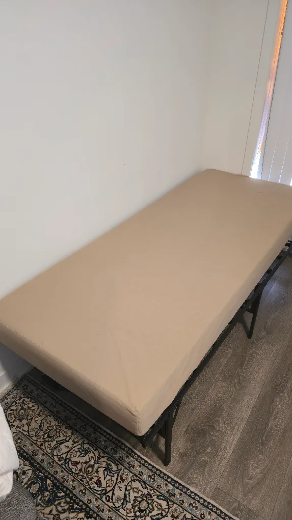 Zinus 5-Inch Memory Foam Narrow Twin Mattress thumbnail