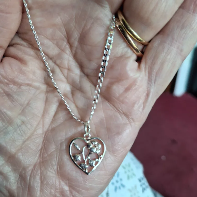 Heart Pendant Necklace thumbnail