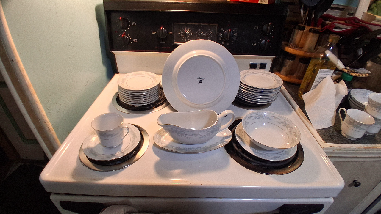 Somerset by Excel China Dinnerware Set