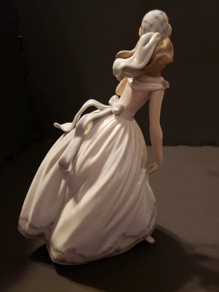 Lladró Figurine #5957, Porcelain - photo 4