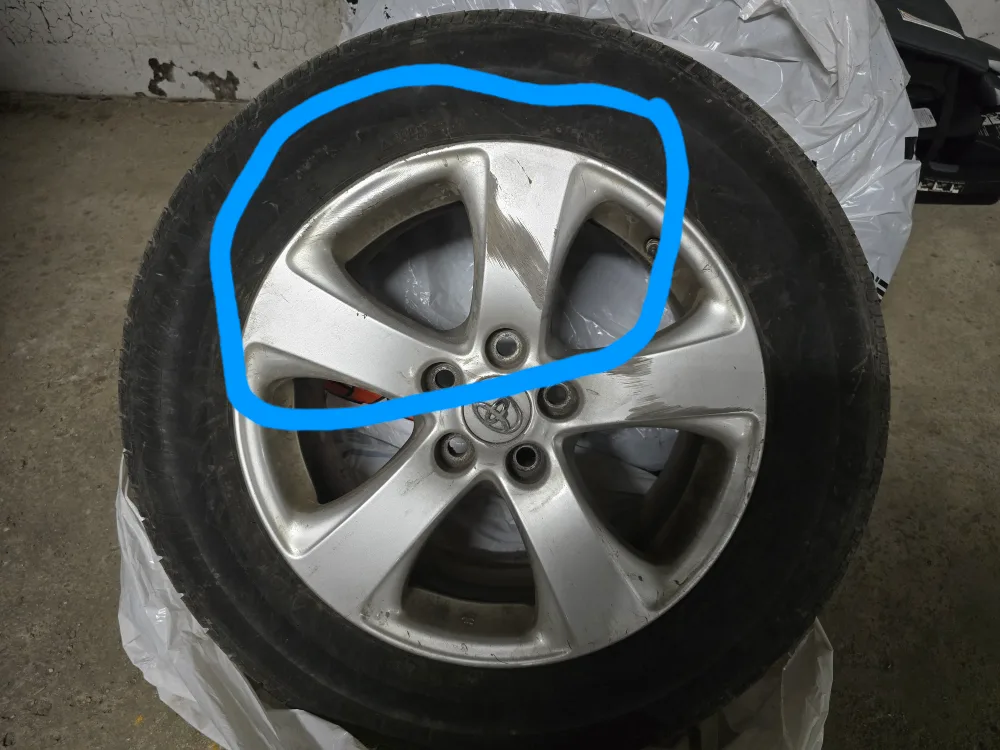 All season tires with Toyota rims, Sienna 2013 Manual & Lock Key image indicator(10)