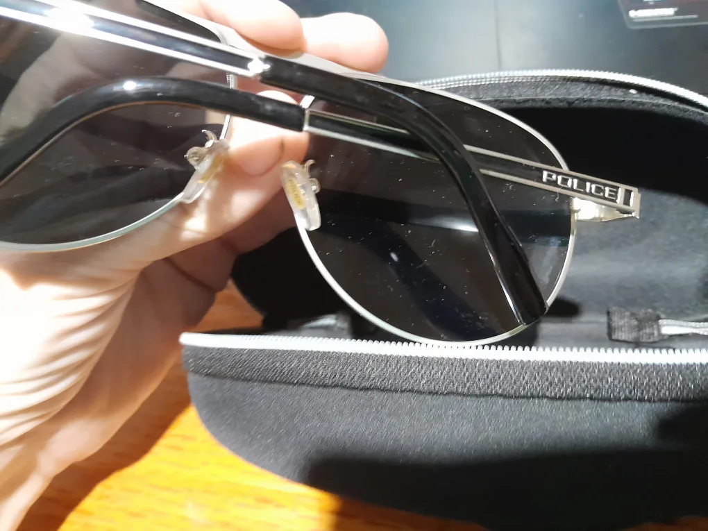 Police Sunglasses with Case image indicator(2)