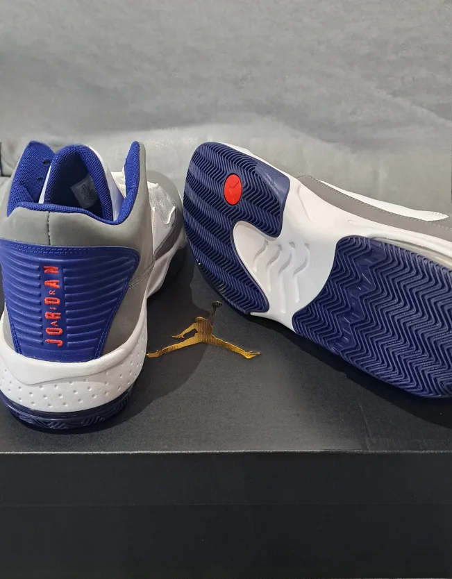 Jordan Sneakers BNIB (M10) image indicator(4)