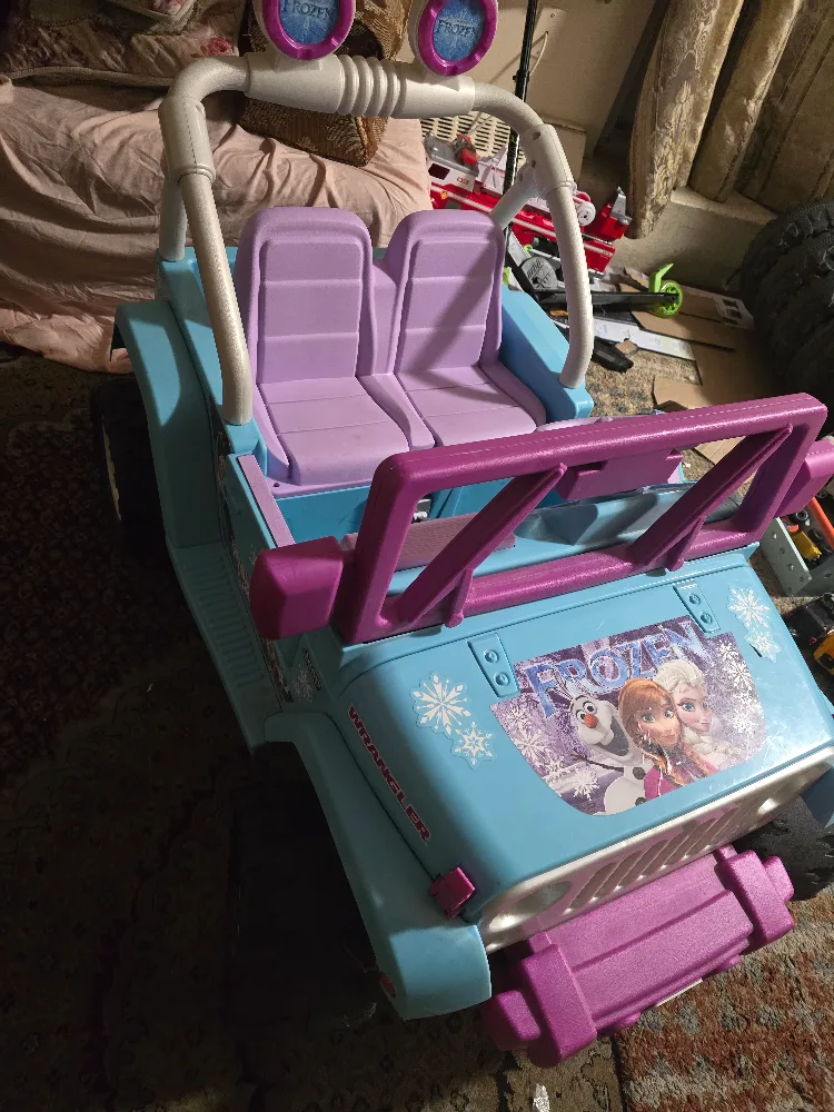 Disney Frozen Jeep Wrangler Ride-On Toy image indicator(4)