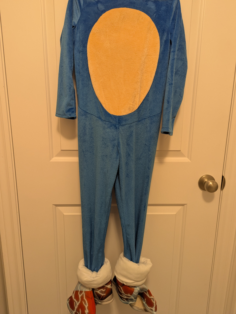 Sonic the Hedgehog Costume - Size 6/7