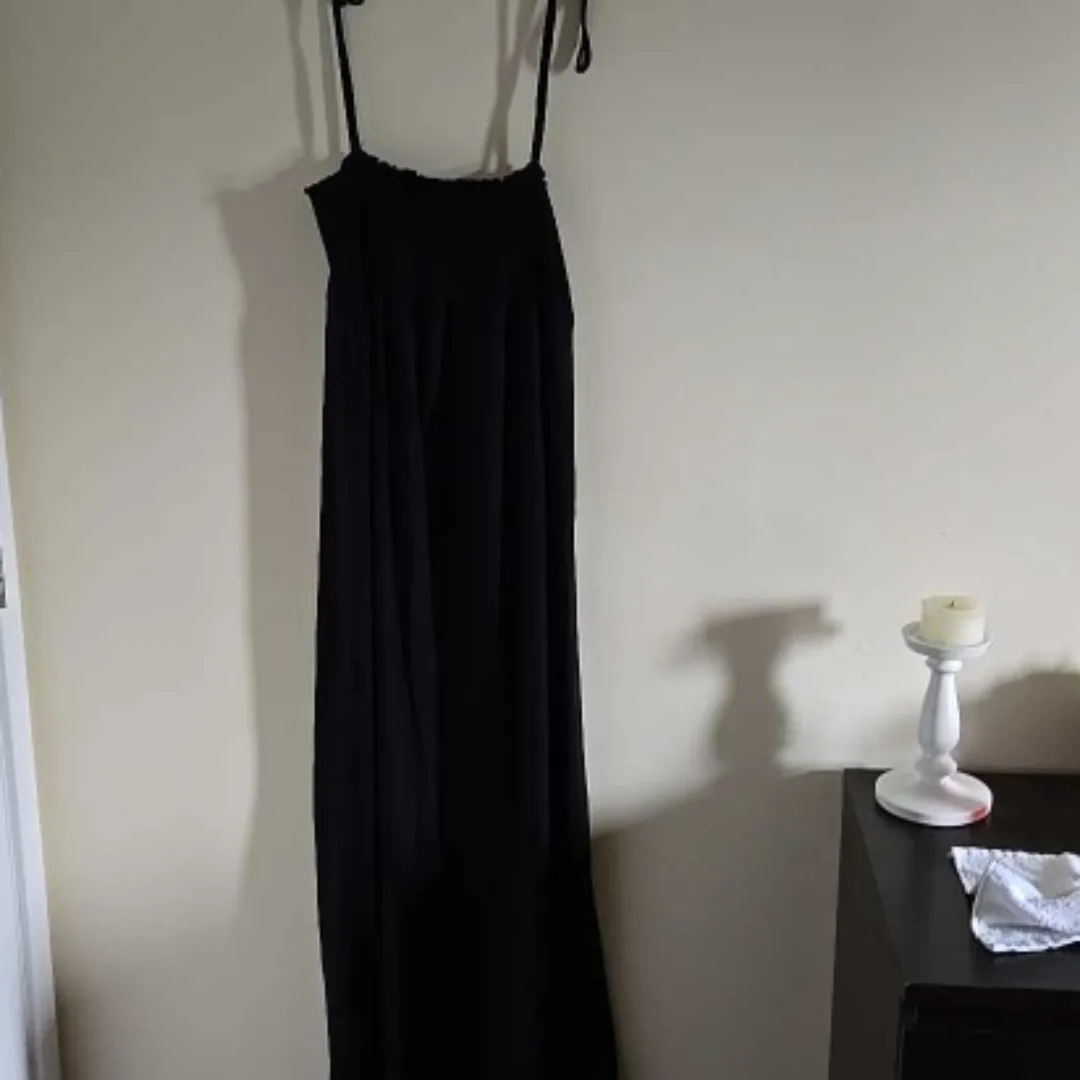 Black flowy dress thumbnail