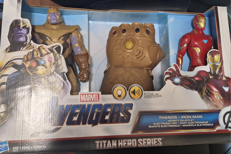 Marvel Avengers Titan Hero Power FX Thanos Iron Man -Brand New
