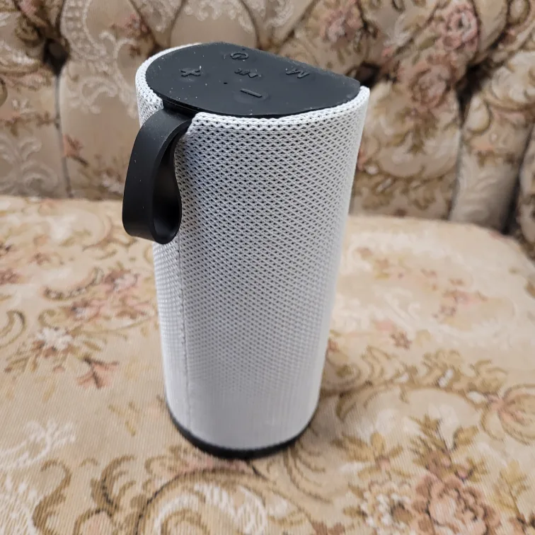 White Portable Bluetooth Speaker image indicator(2)